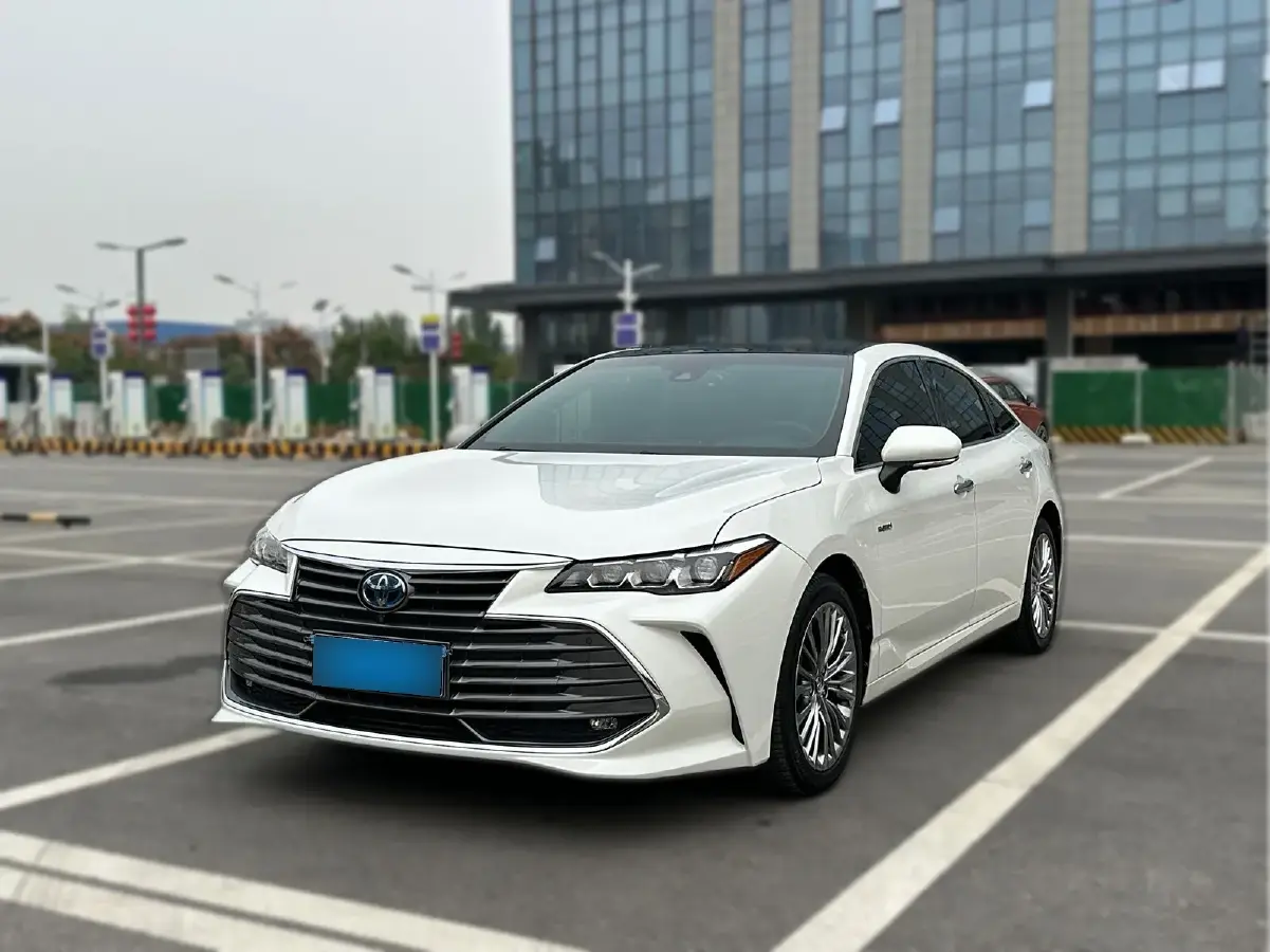 2019 Toyota Avalon 2.5L 178HP L4 E-CVT Hybrid