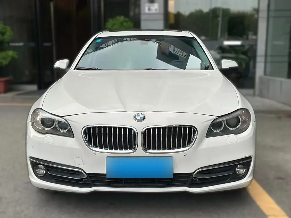 2017 BMW 5 Series 2.0T 245HP L4 8AT