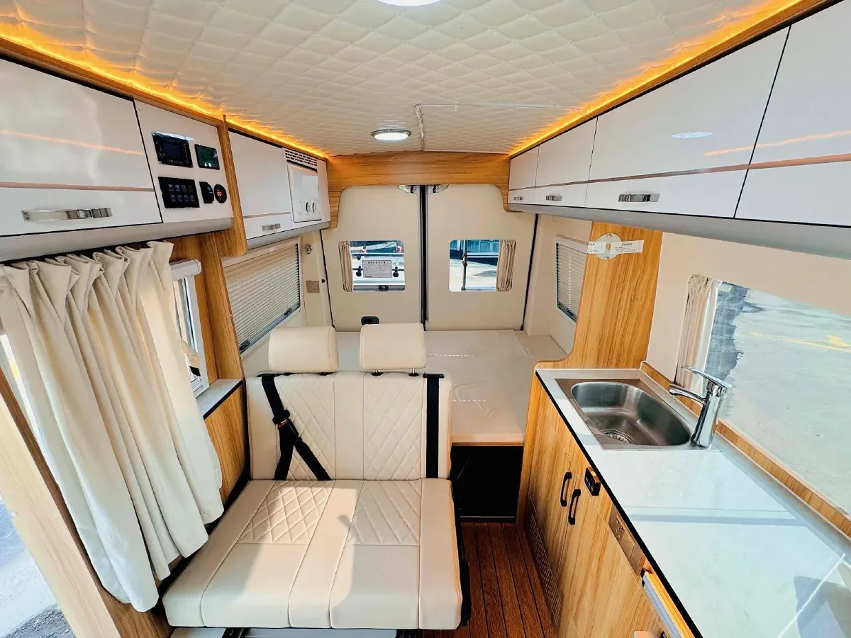 2023 Iveco DeYi 2.5T 122HP L4 6AT,autocango,china used car exporter,china ev exporter,chinese used car exporter,chinese used ev exporter