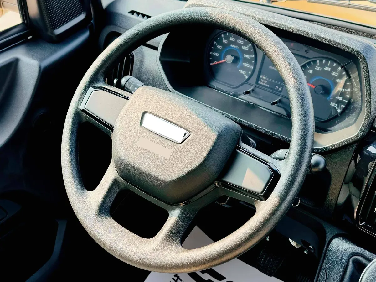 2023 Iveco DeYi 2.5T 122HP L4 6AT,autocango,china used car exporter,china ev exporter,chinese used car exporter,chinese used ev exporter