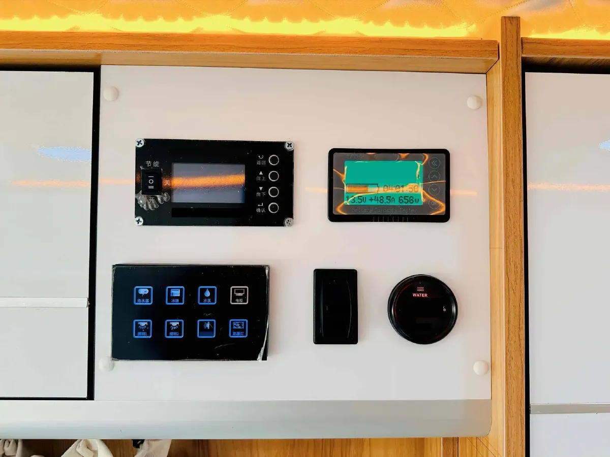 2023 Iveco DeYi 2.5T 122HP L4 6AT,autocango,china used car exporter,china ev exporter,chinese used car exporter,chinese used ev exporter