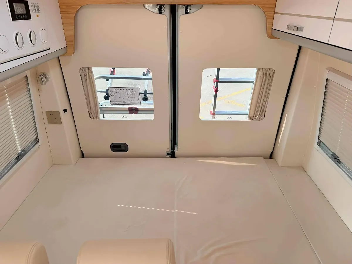 2023 Iveco DeYi 2.5T 122HP L4 6AT,autocango,china used car exporter,china ev exporter,chinese used car exporter,chinese used ev exporter