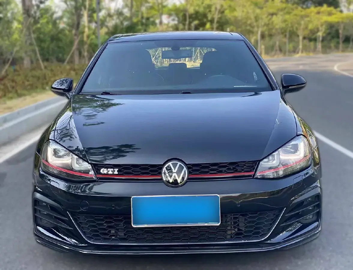 2016 Volkswagen GolfGTI 2.0T 220HP L4 7DCT