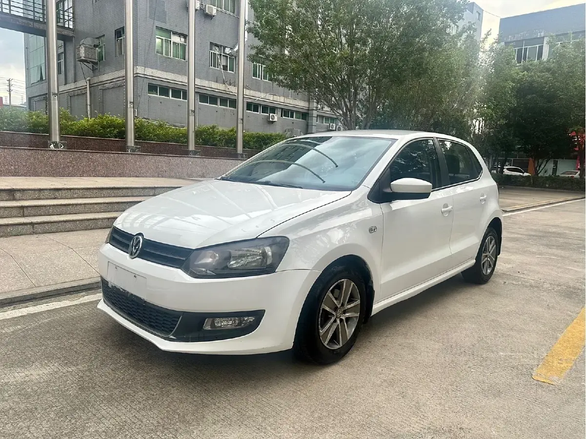 2011 Volkswagen Polo 1.4L 86HP L4 5MT