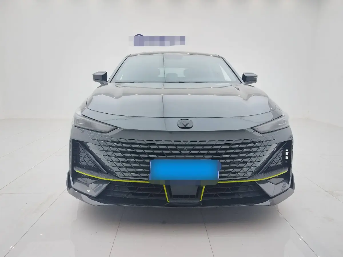 2022 ChangAn UNI-V 1.5T 188HP L4 7DCT