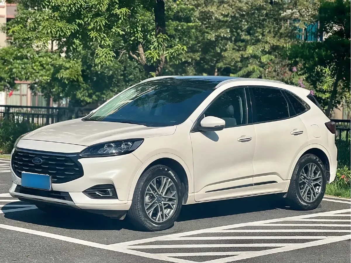 2020 Ford Escape 2.0T 248HP L4 8AT