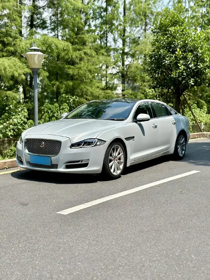 2016 Jaguar XJ 3.0T 340HP V6 8AT