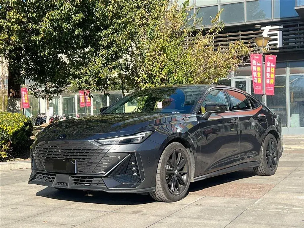 2022 ChangAn UNI-V 1.5T 188HP L4 7DCT