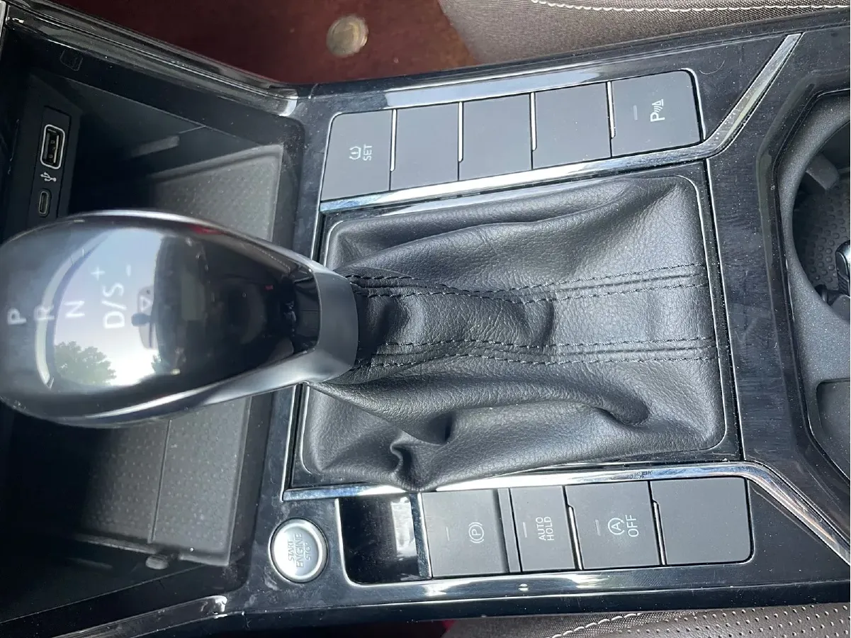 2020 Volkswagen Passat 2.0T 186HP L4 7DCT,autocango,china used car exporter,china ev exporter,chinese used car exporter,chinese used ev exporter