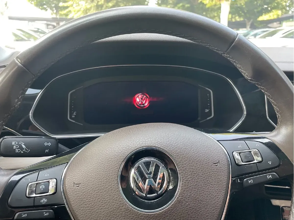 2020 Volkswagen Passat 2.0T 186HP L4 7DCT,autocango,china used car exporter,china ev exporter,chinese used car exporter,chinese used ev exporter