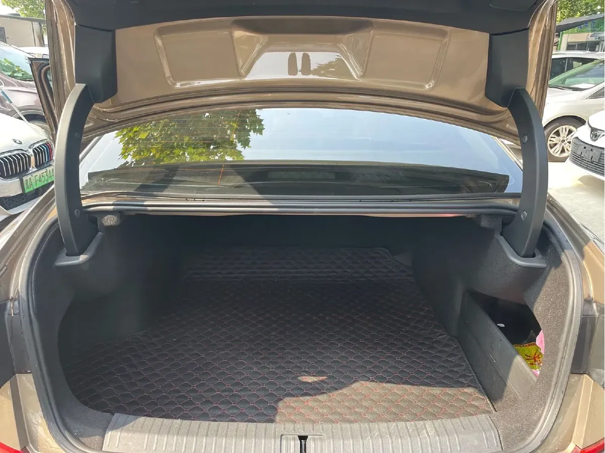 2020 Volkswagen Passat 2.0T 186HP L4 7DCT,autocango,china used car exporter,china ev exporter,chinese used car exporter,chinese used ev exporter