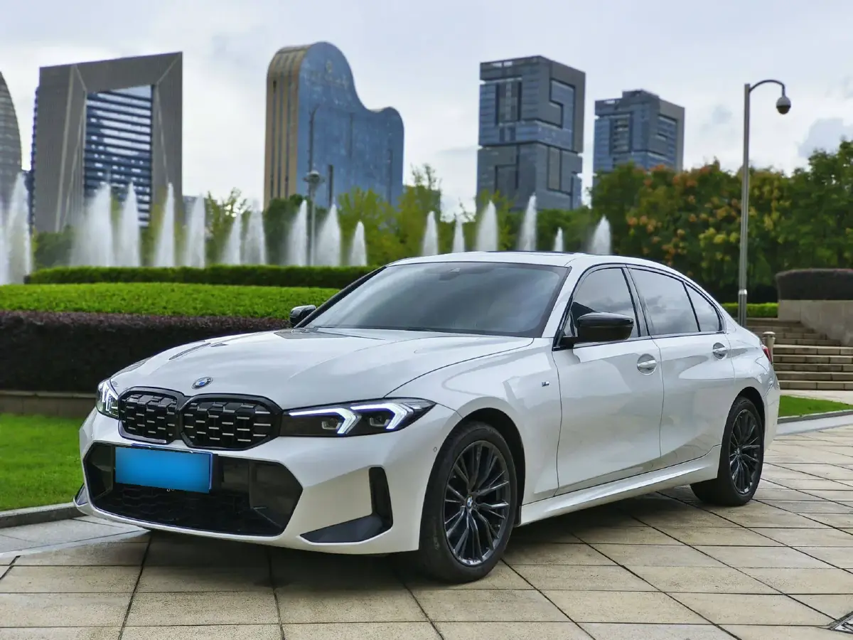 2024 BMW 3 Series 2.0T 184HP L4 8AT