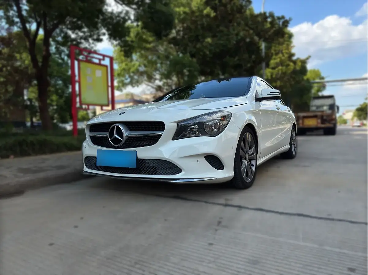 2017 Mercedes-Benz CLA Class 1.6T 156HP L4 7DCT