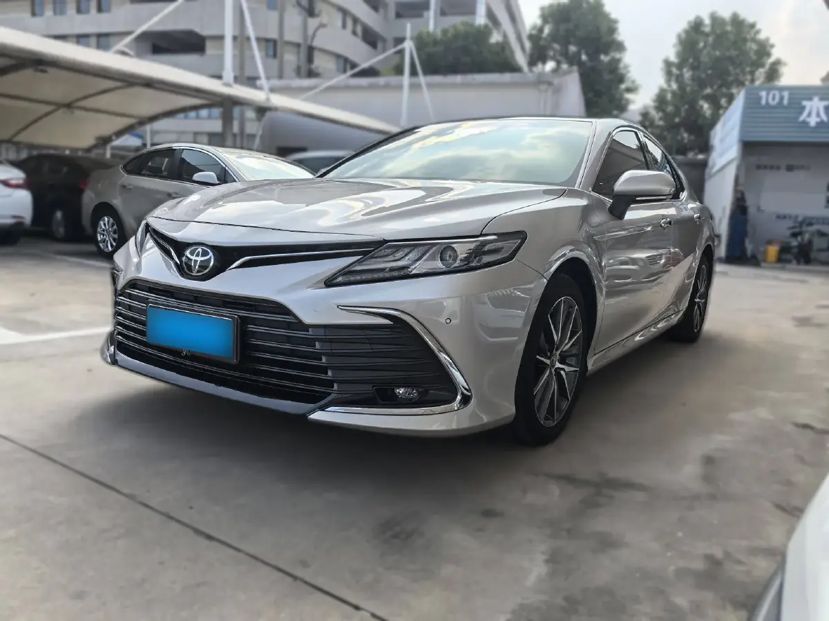 2021 Toyota Camry 2.5L 209HP L4 8AT