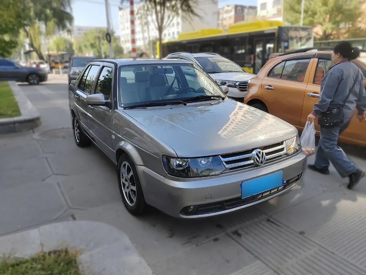 2010 Volkswagen Jetta 1.6L 95HP L4 5MT