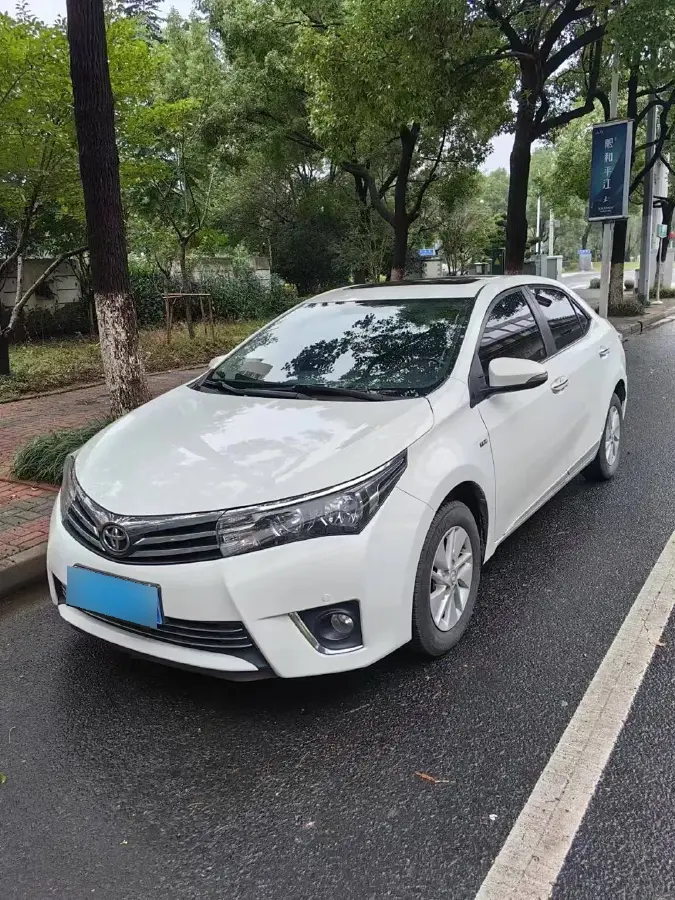 2014 Toyota Corolla 1.6L 122HP L4 CVT