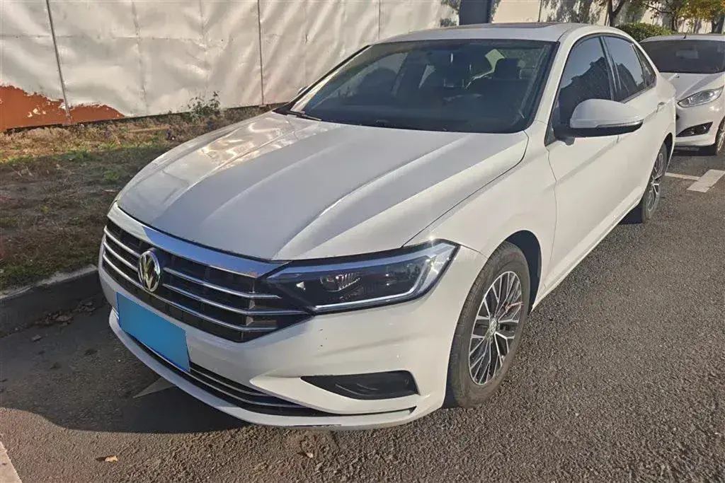 2019 Volkswagen Sagitar 1.2T 116HP L4 7DCT