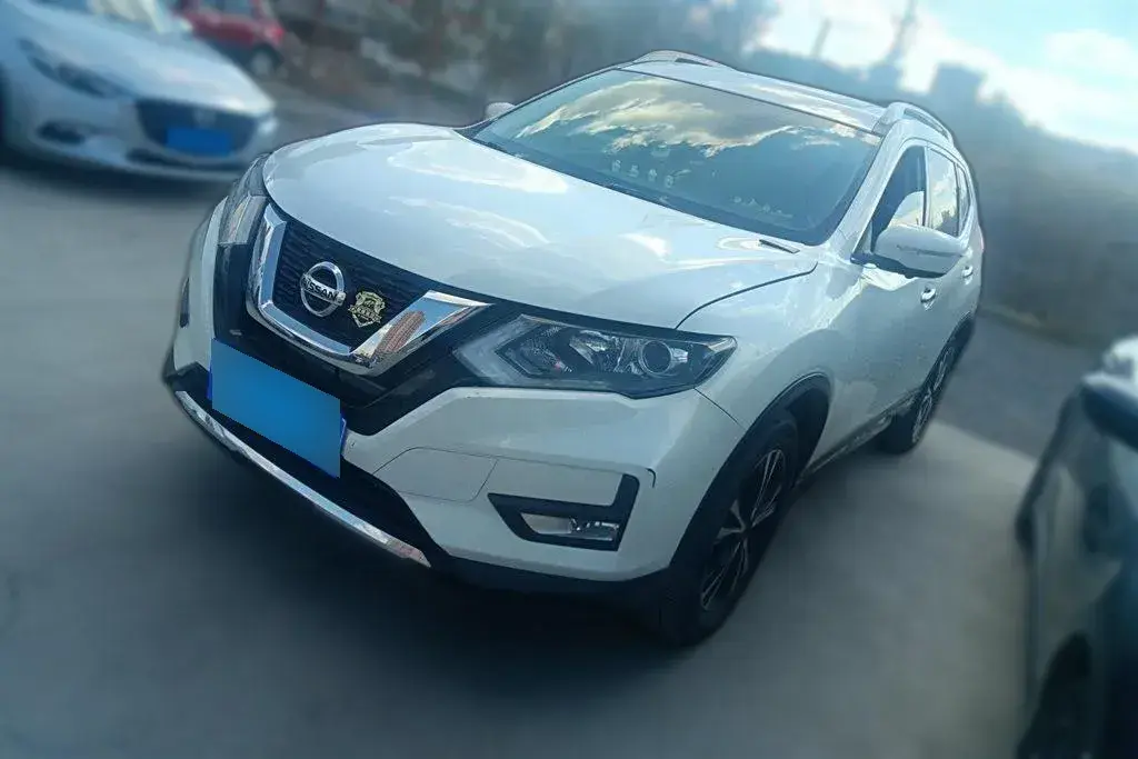 2017 Nissan X-Trail 2.5L 186HP L4 CVT