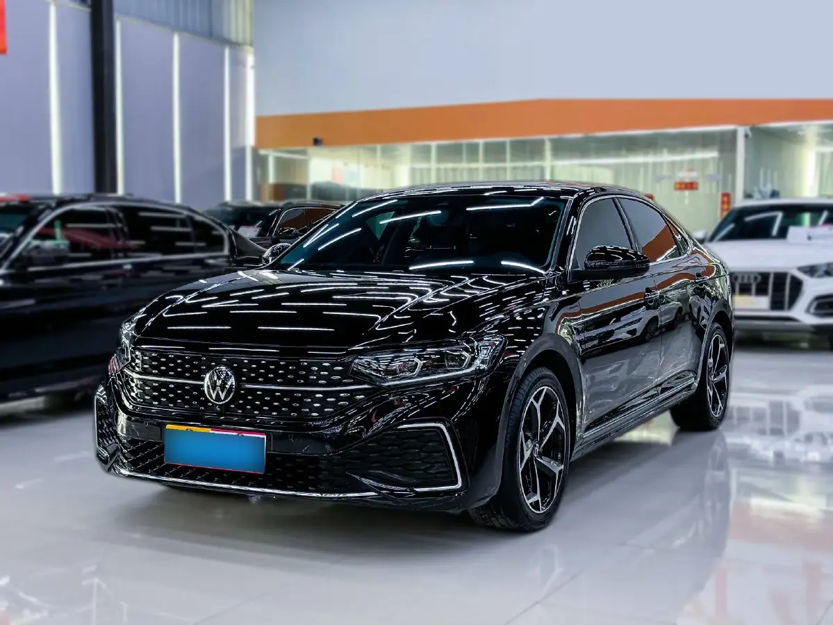 2023 Volkswagen Passat 2.0T 186HP L4 7DCT
