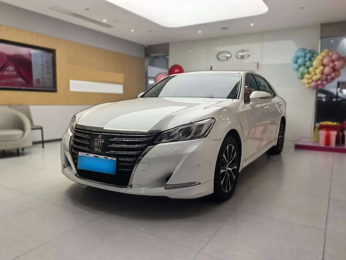 2018 Toyota Crown 2.0T 235HP L4 8AT