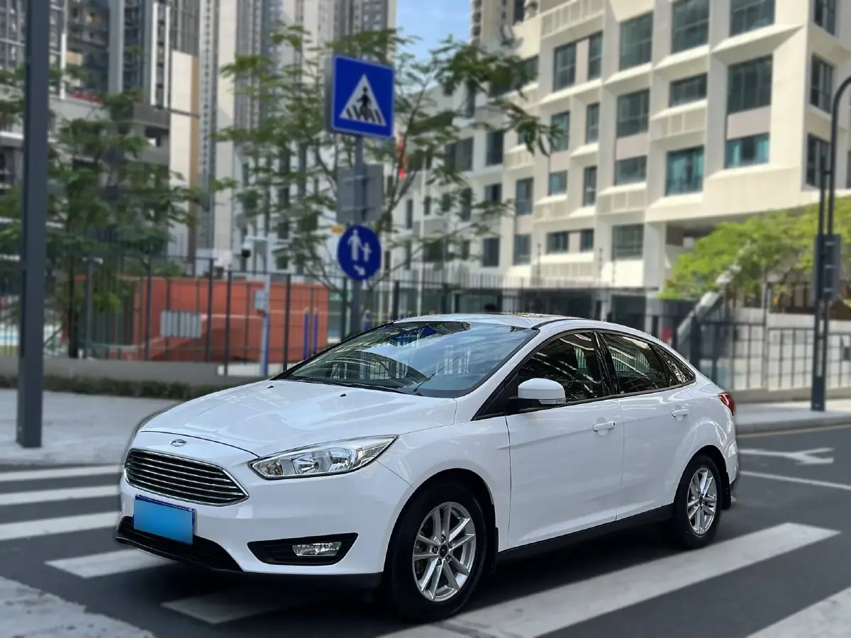 2018 Ford Focus 1.6L 125HP L4 5MT