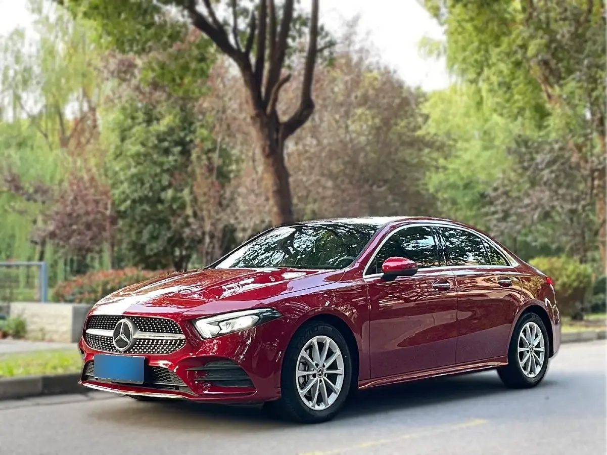 2020 Mercedes-Benz A Class 1.3T 163HP L4 7DCT