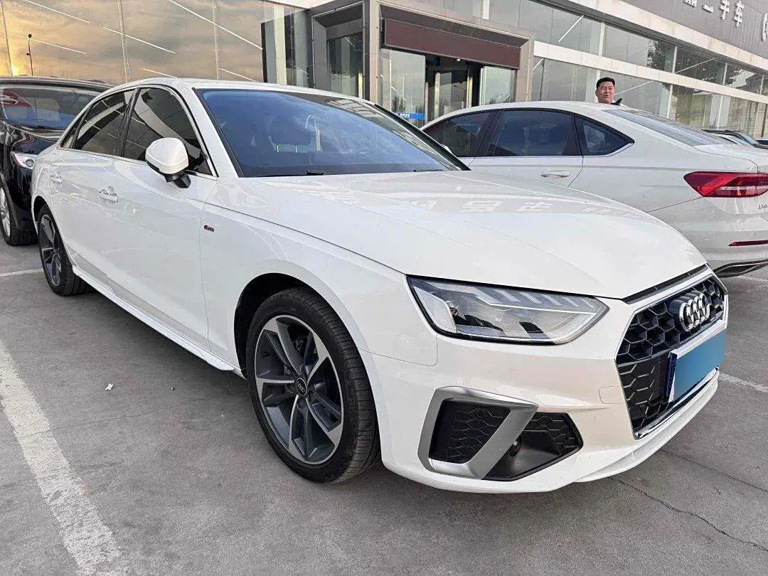 2023 Audi A4L 2.0T 190HP L4 7DCT