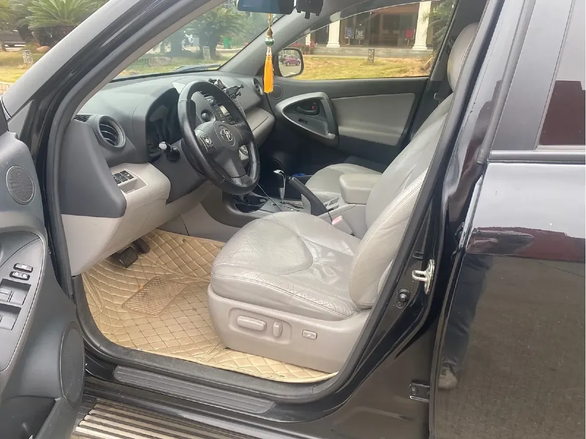 2011 Toyota RAV4 2.0L 150HP L4 4AT,autocango,china used car exporter,china ev exporter,chinese used car exporter,chinese used ev exporter