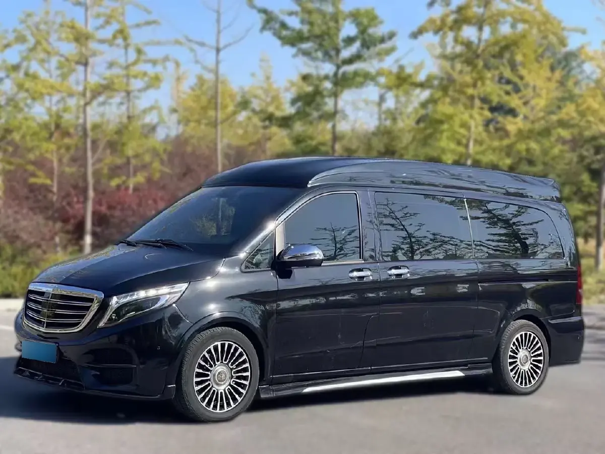 2017 Mercedes-Benz V Class 2.0T 211HP L4 7AT