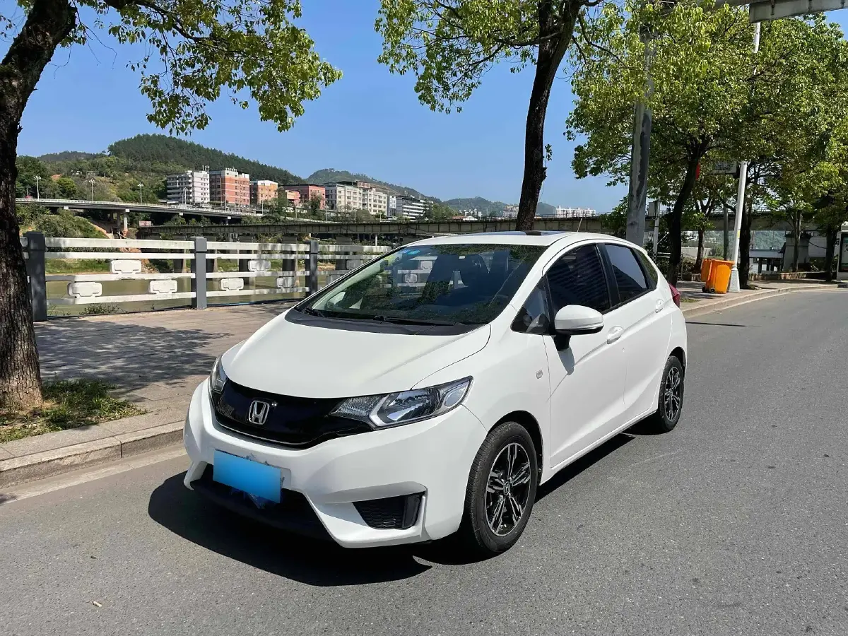 2016 Honda Fit 1.5L 131HP L4 CVT