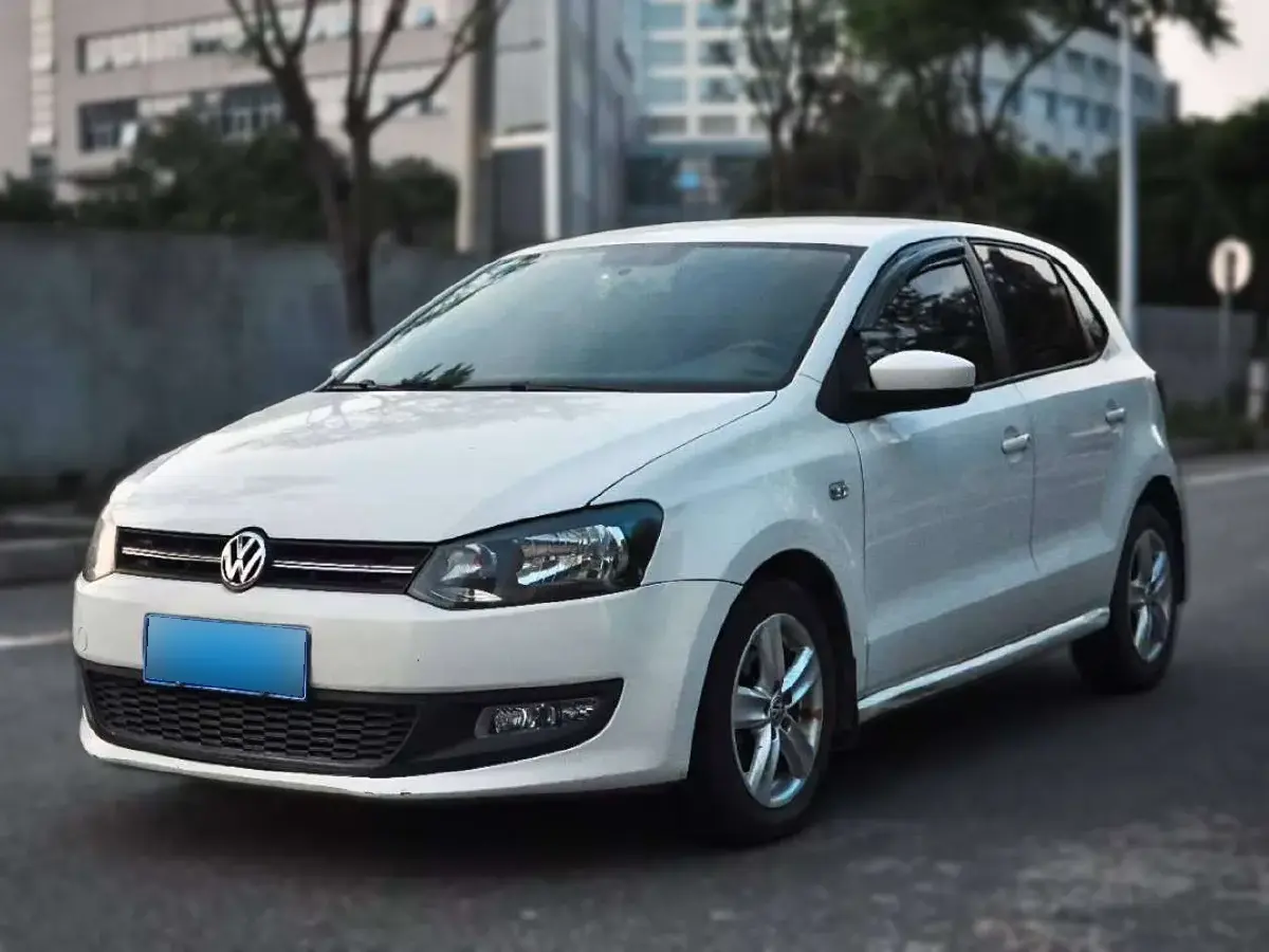 2011 Volkswagen Polo 1.4L 86HP L4 6AT