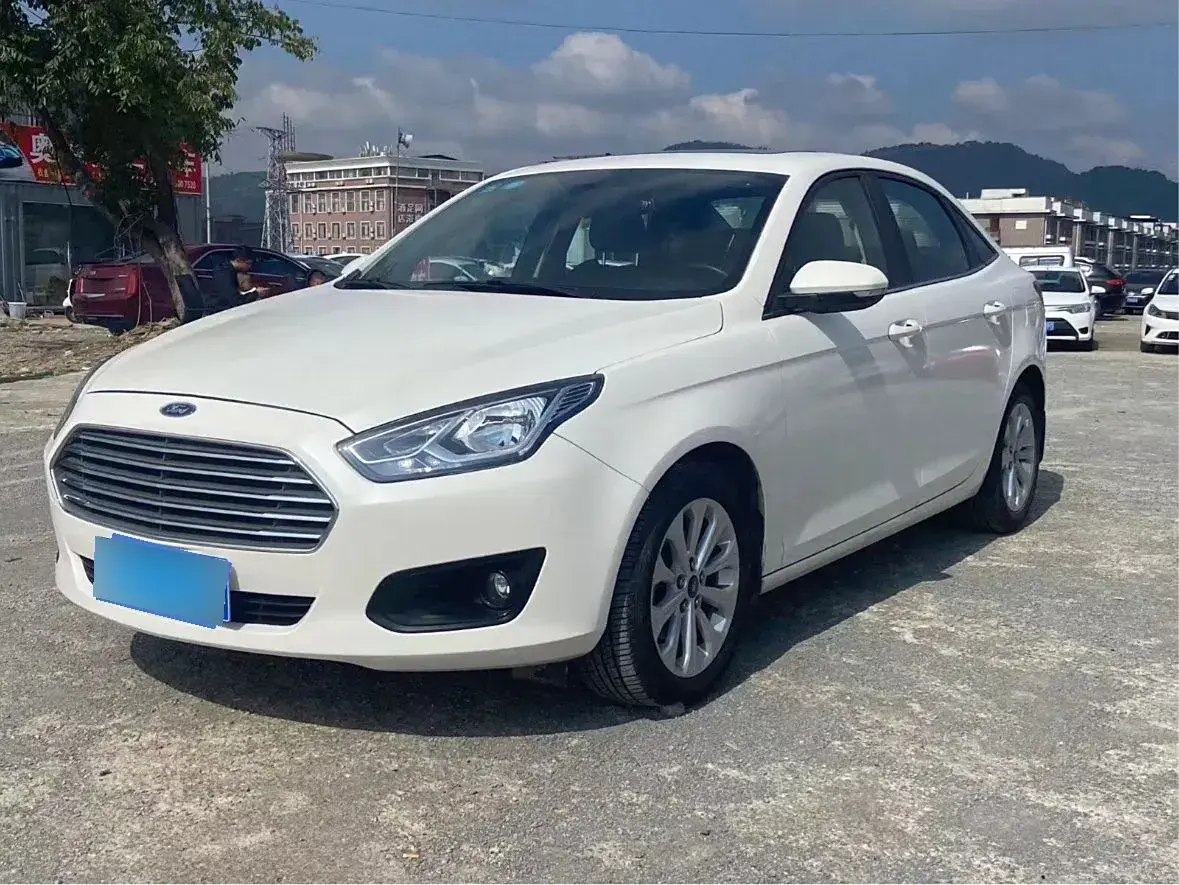 2017 Ford Escort 1.5L 113HP L4 6AT