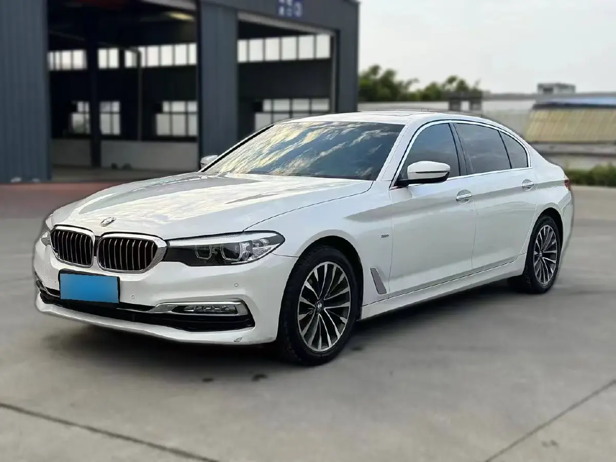 2018 BMW 5 Series 2.0T 184HP L4 8AT