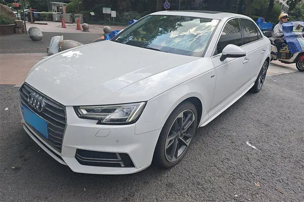 2017 Audi A4L 2.0T 252HP L4 7DCT