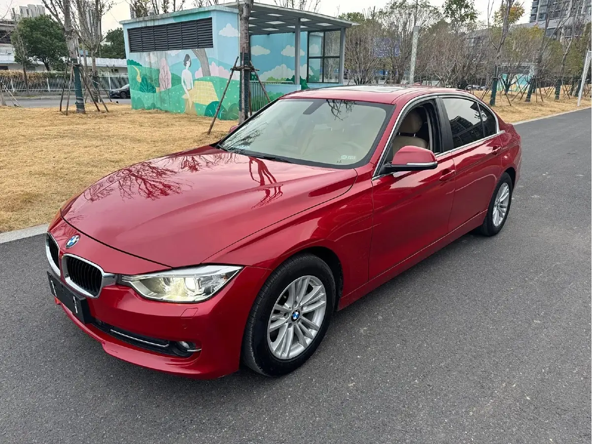 2013 BMW 3 Series 2.0T 184HP L4 8AT