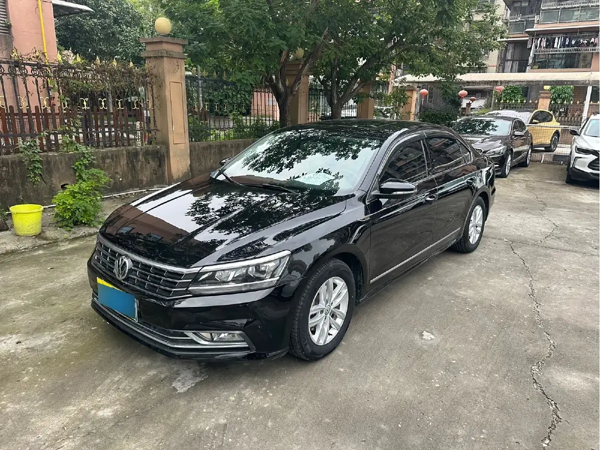 2017 Volkswagen Passat 1.4T 150HP L4 7DCT