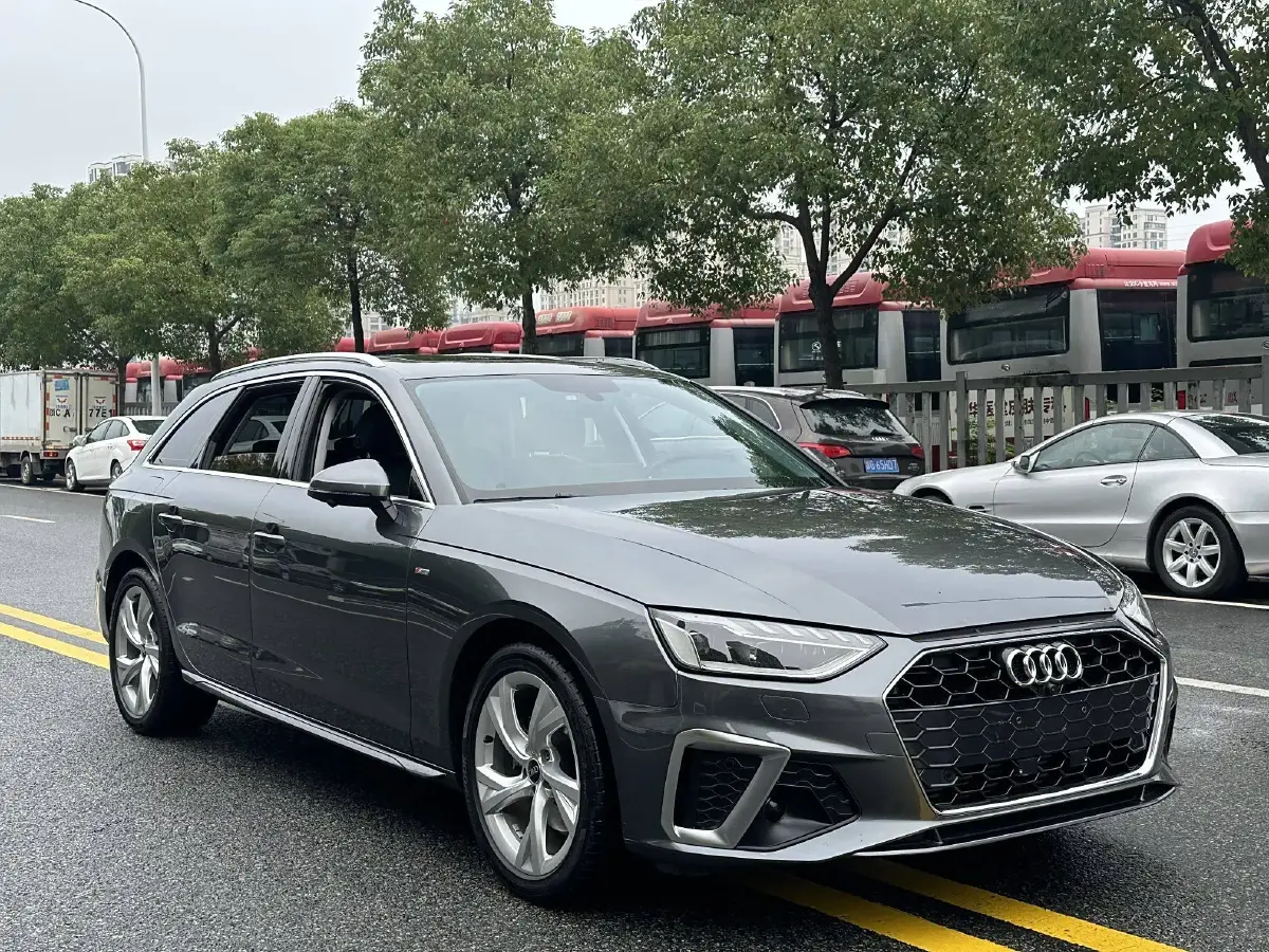 2021 Audi A4 2.0T 204HP L4 7DCT
