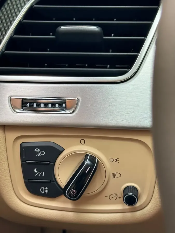 2013 Audi S8 4.0T 520HP V8 8AT,autocango,china used car exporter,china ev exporter,chinese used car exporter,chinese used ev exporter