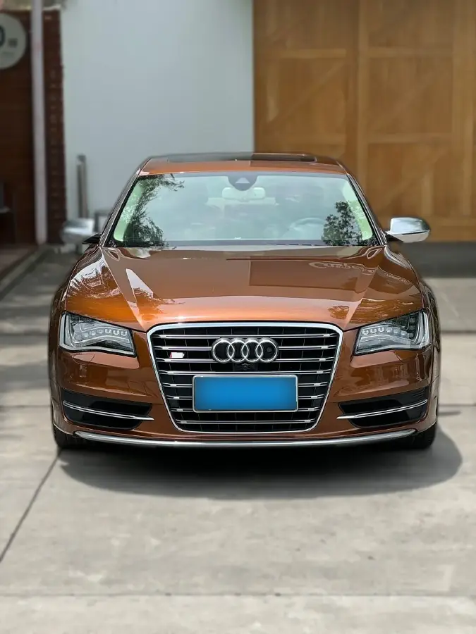 2013 Audi S8 4.0T 520HP V8 8AT