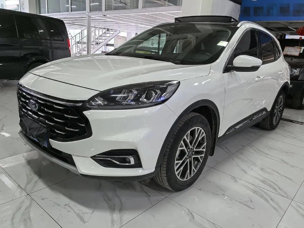 2020 Ford Escape 2.0T 248HP L4 8AT