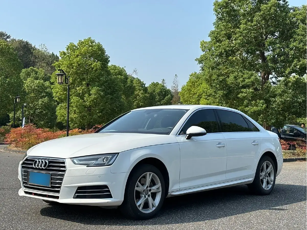 2018 Audi A4L 2.0T 190HP L4 7DCT