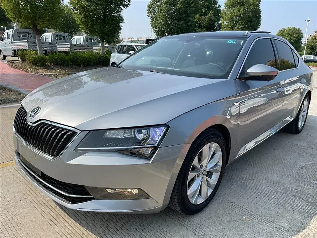 2016 Skoda Superb 1.4T 150HP L4 7DCT