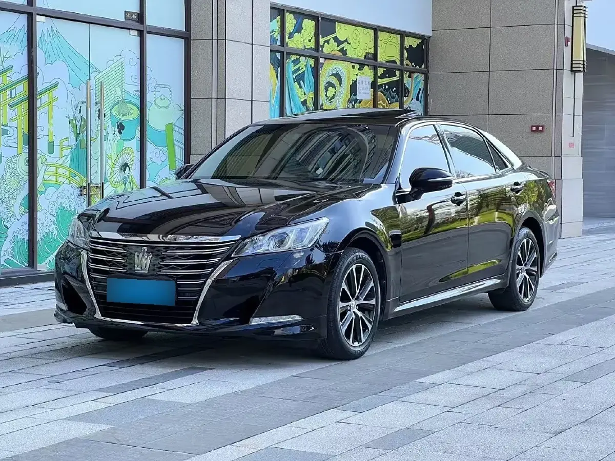 2018 Toyota Crown 2.0T 235HP L4 8AT