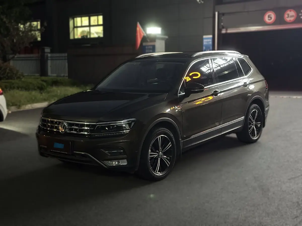 2017 Volkswagen Tiguan L 1.8T 180HP L4 7DCT