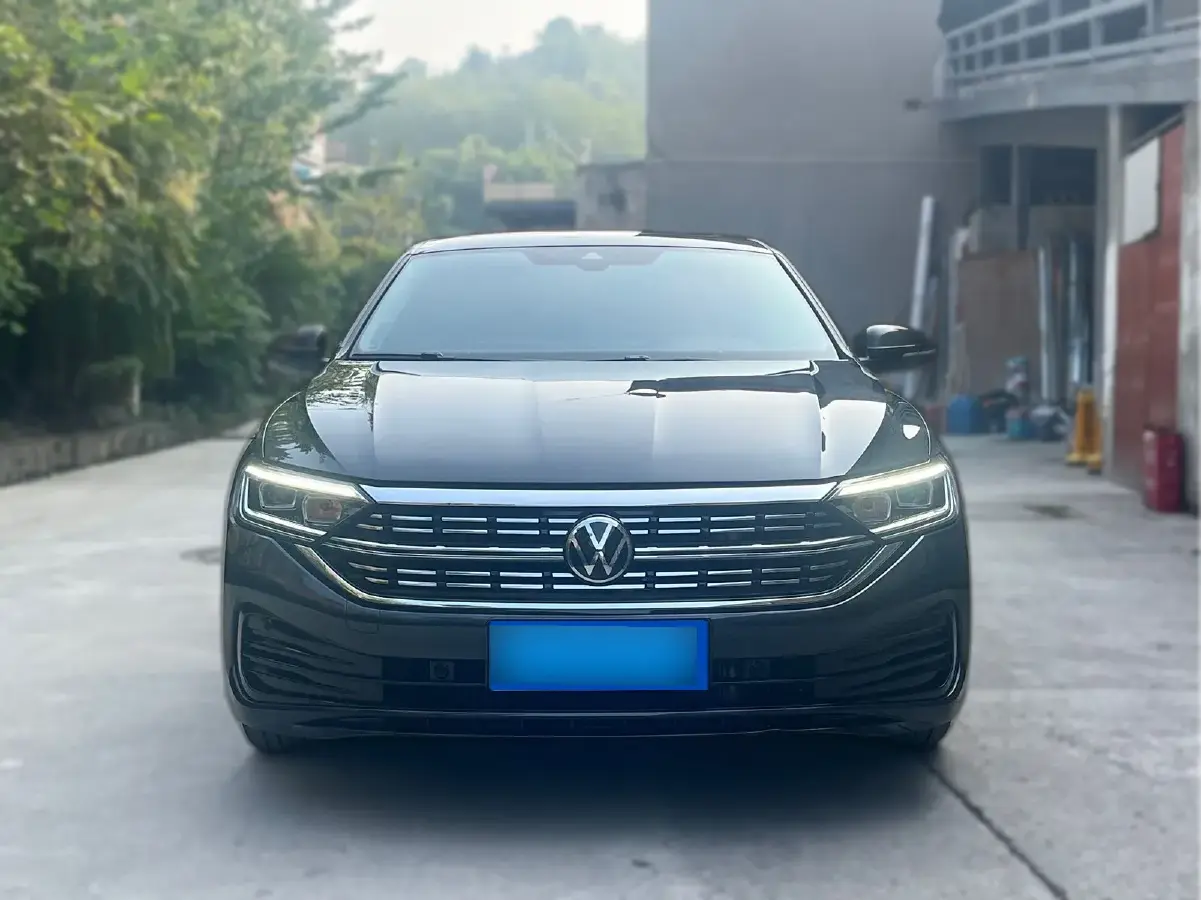 2023 Volkswagen Sagitar 1.5T 160HP L4 7DCT