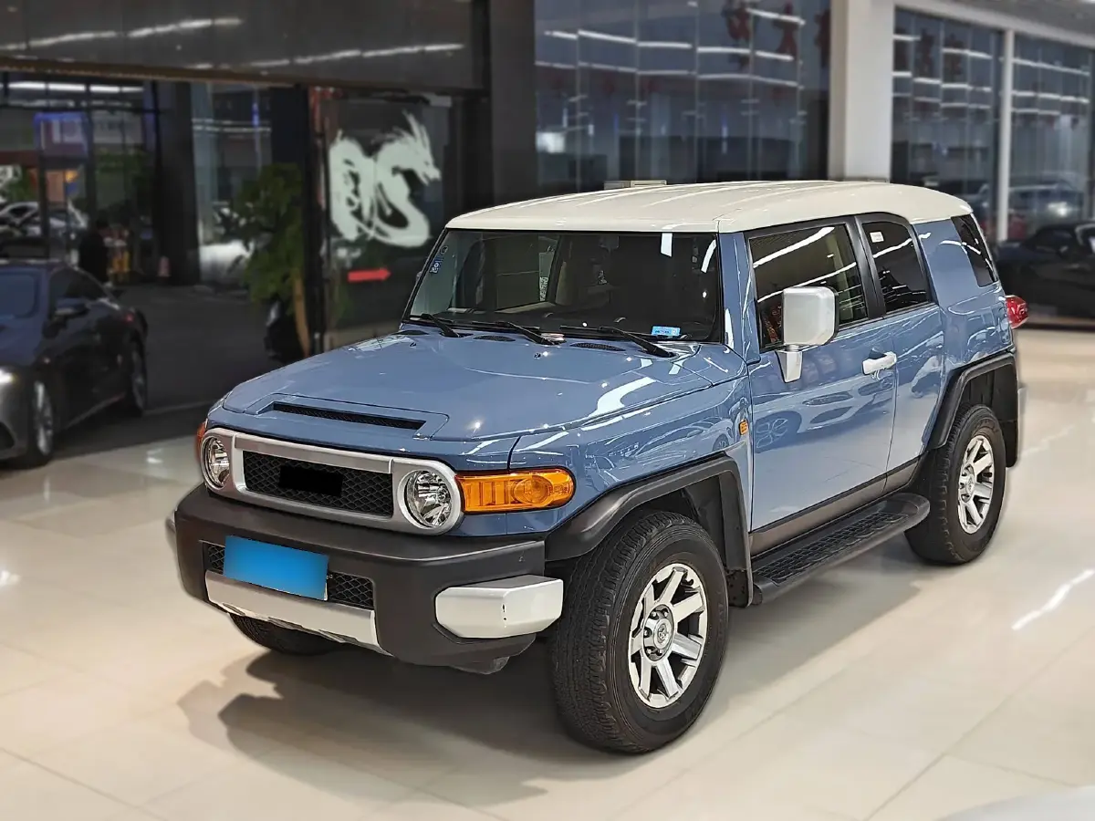 2013 Toyota FJ Cruiser 4.0L 272HP V6 5AT