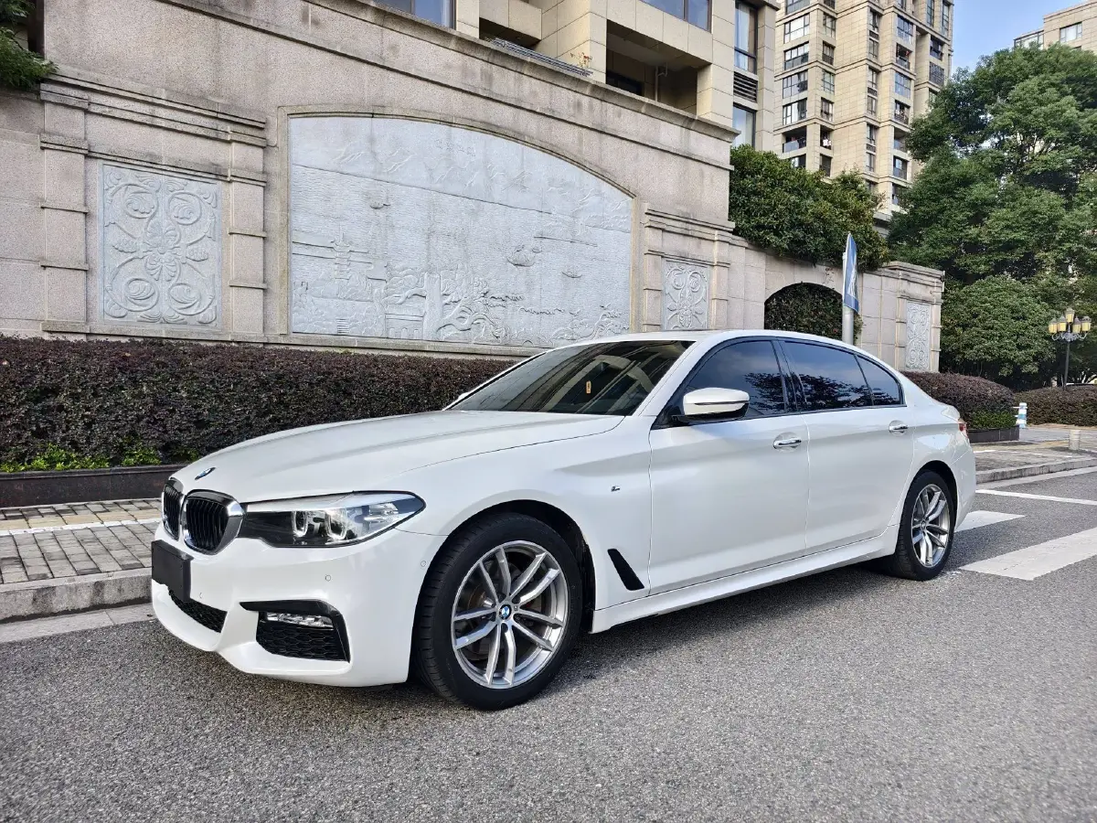2018 BMW 5 Series 2.0T 184HP L4 8AT