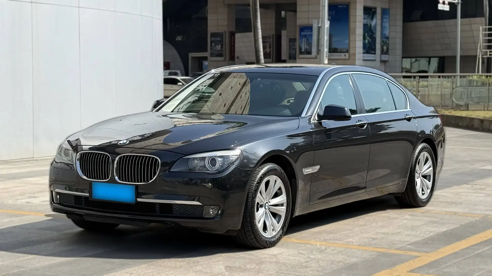2009 BMW 7 Series 3.0L 258HP L6 6AT