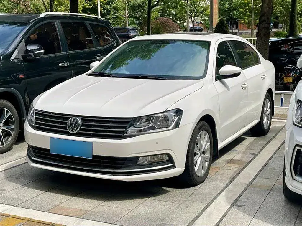 2015 Volkswagen Lavida 1.6L 110HP L4 6AT