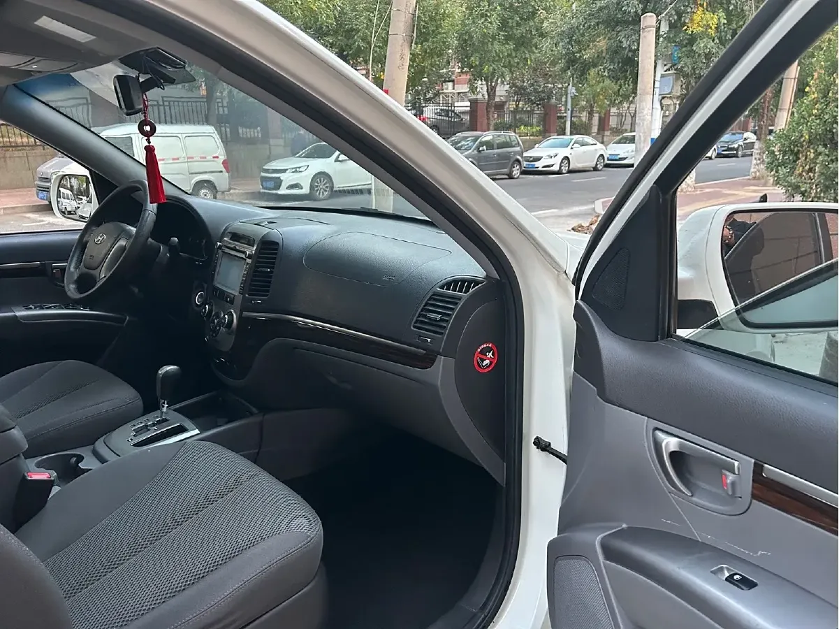 2011 Hyundai Santafe Classic 2.4L 174HP L4 6AT,autocango,china used car exporter,china ev exporter,chinese used car exporter,chinese used ev exporter